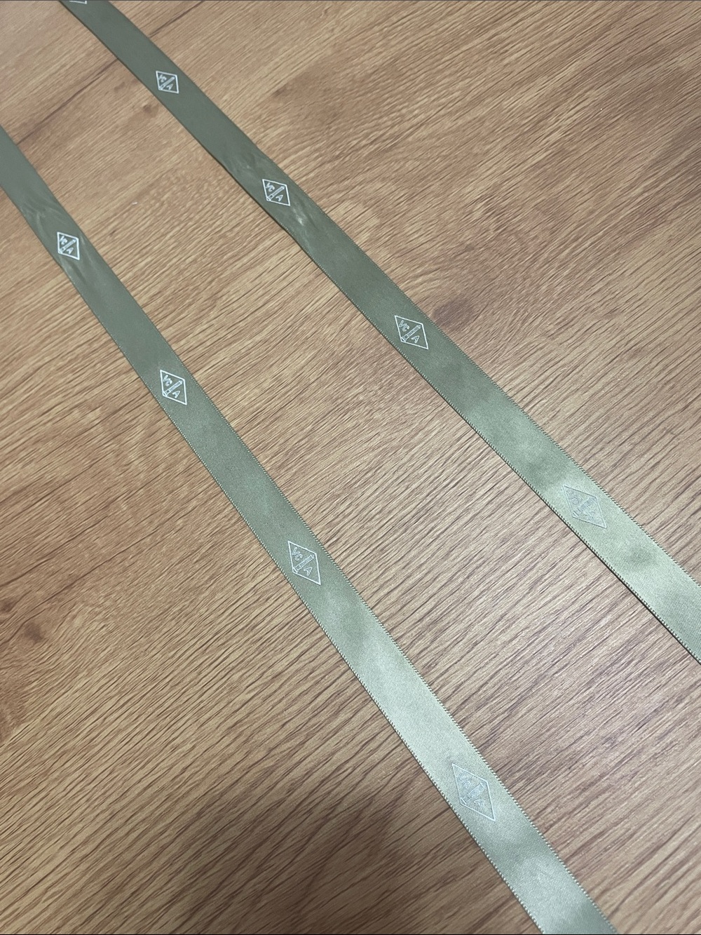 Van Cleef & Arpels Ribbon - Picture 2 of 3